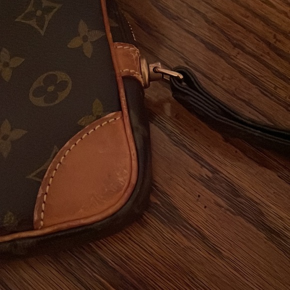 Authentic Louis Vuitton bag EUC - Picture 4 of 7